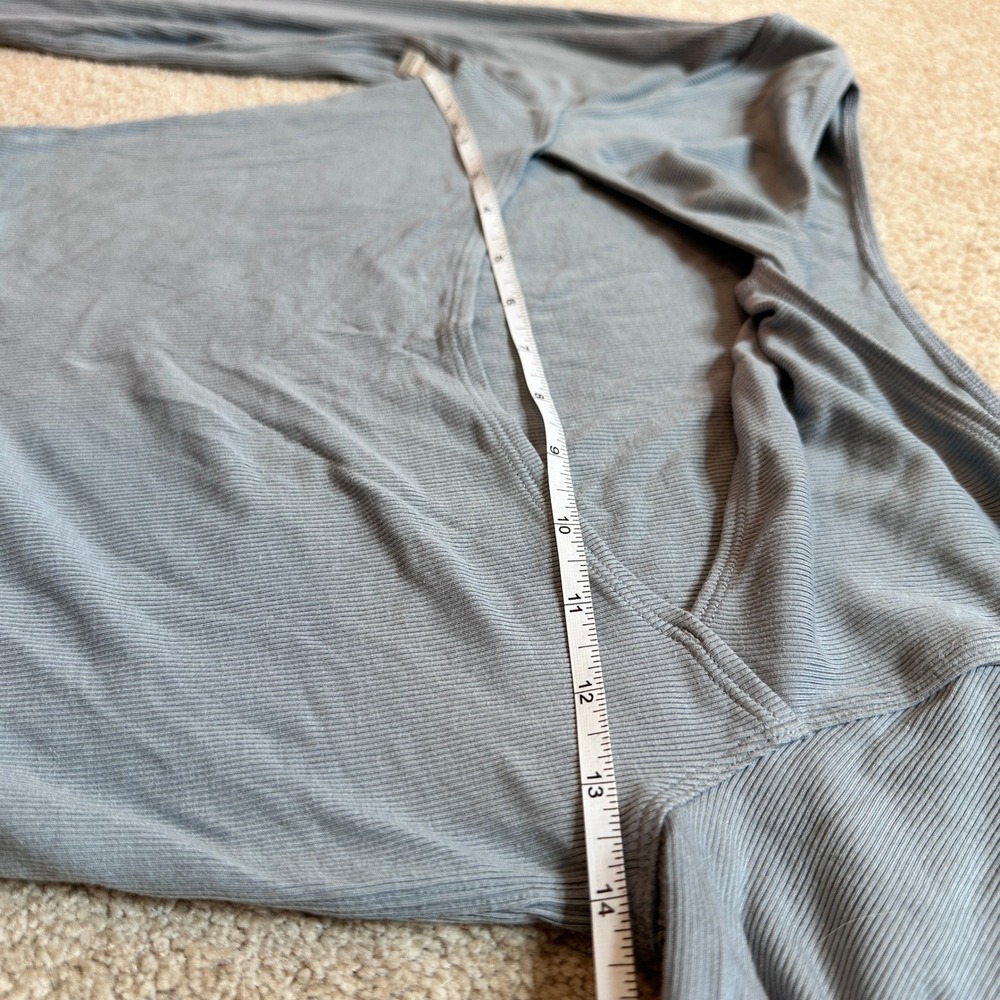 Lululemon Modal Silk Twist-Back Yoga Long Sleeve Shirt Chambray Size 2 - Picture 7 of 8